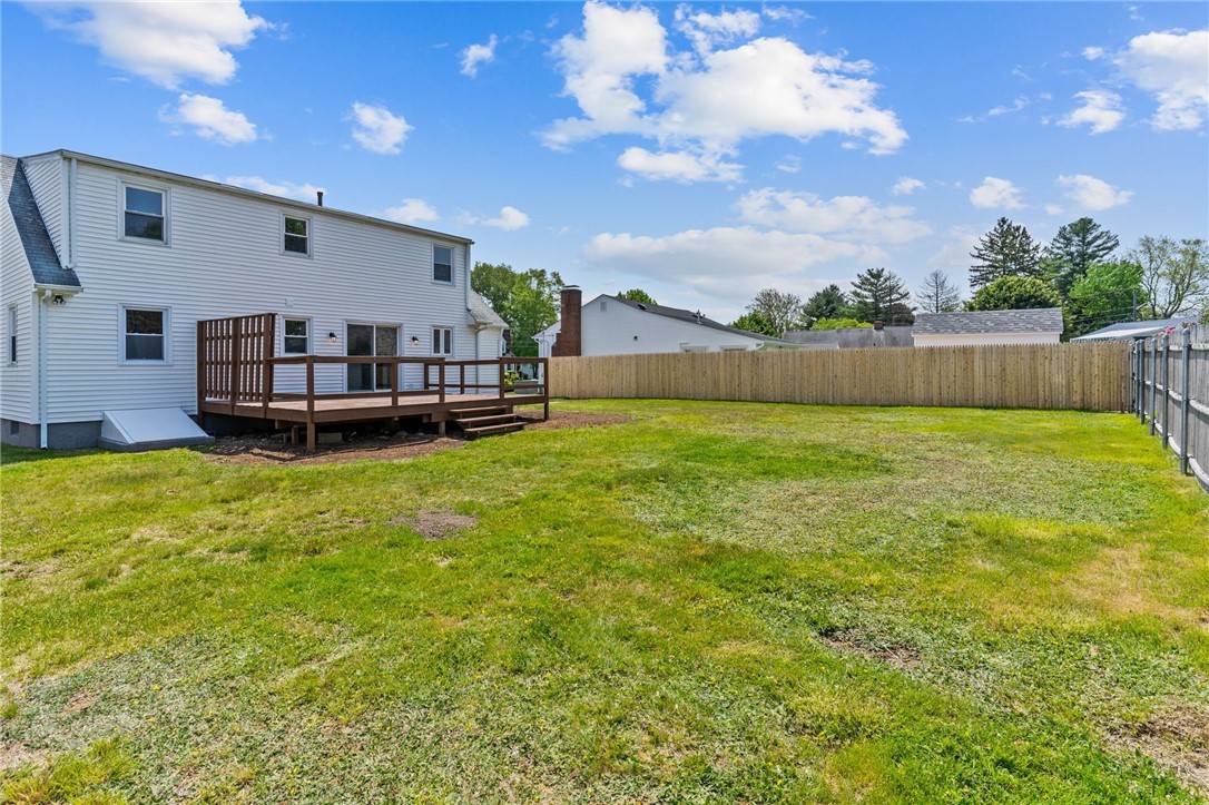 28 Arrowfield Road Cranston, RI 02921 - Photo 6 of 49