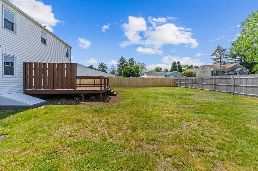 28 Arrowfield Road Cranston, RI 02921 - Photo 8 of 49