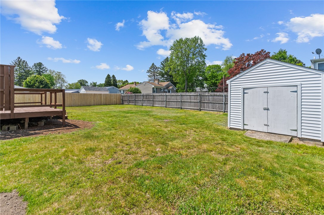 28 Arrowfield Road Cranston, RI 02921 - Photo 9 of 49