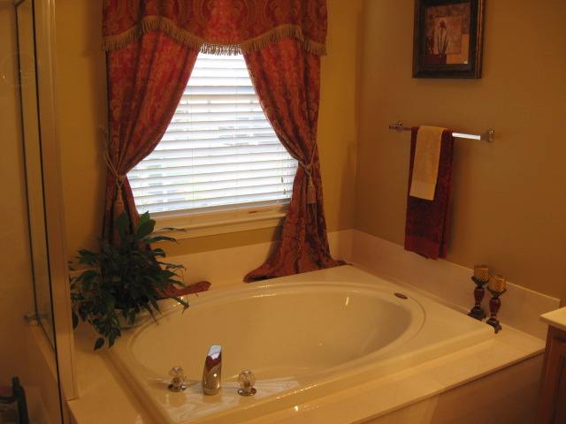 223 Ridge Bay Court, Unit LEACROFT Greenville, SC 29611 - Photo 11 of 25 Gallery Image 11