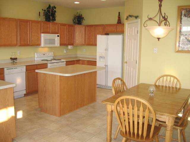223 Ridge Bay Court, Unit LEACROFT Greenville, SC 29611 - Photo 3 of 25 Gallery Image 3