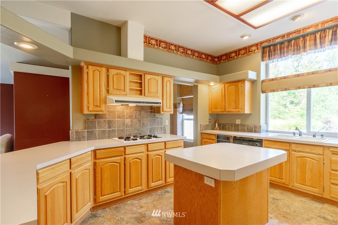1045 Kelly Road Bellingham, WA 98226 - Photo 5 of 25