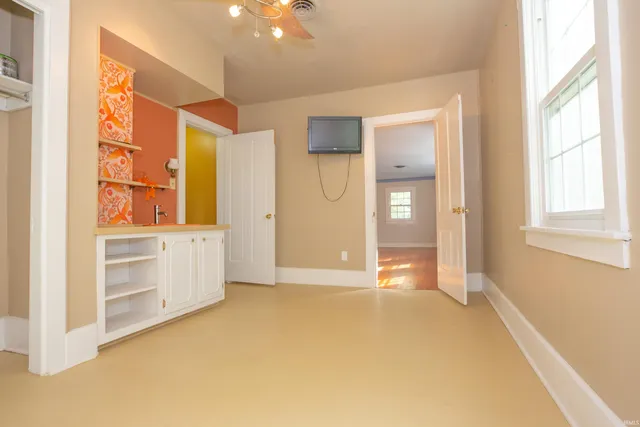 $330,000 | 9051 Middle Mt Vernon Road, Mount Vernon, IN 47620