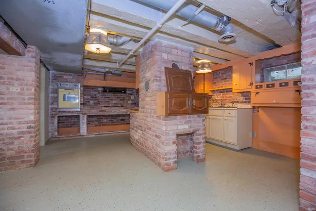 $330,000 | 9051 Middle Mt Vernon Road, Mount Vernon, IN 47620