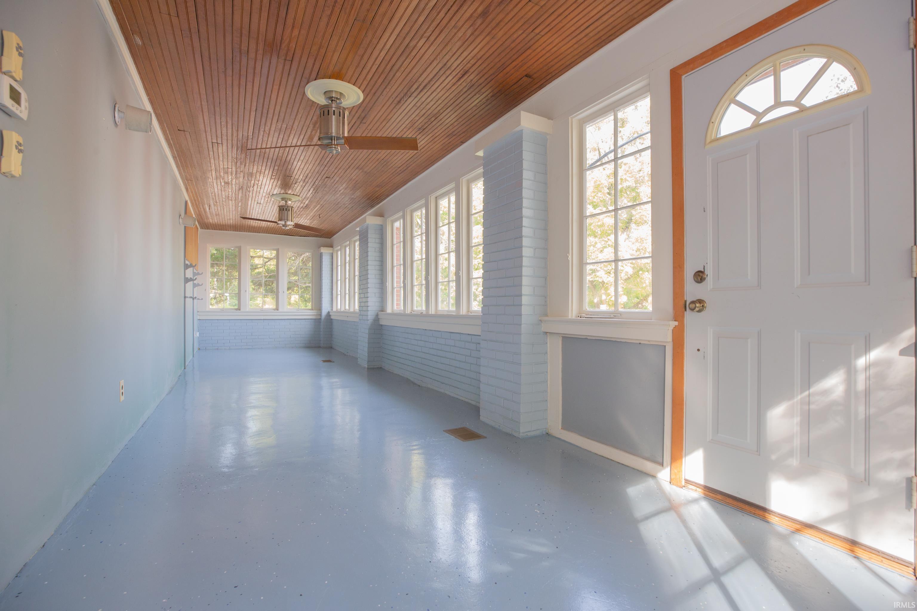 9051 Middle Mt Vernon Road Mount Vernon, IN 47620 - Photo 3 of 36