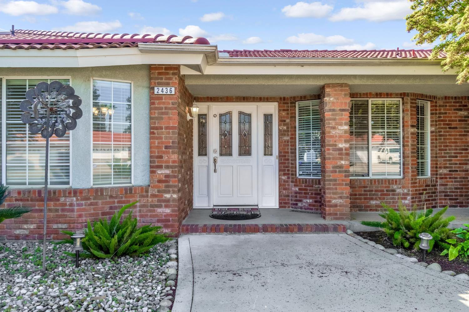 2436 Trevor Court Madera, CA 93637 - Photo 4 of 57 a front view of a house