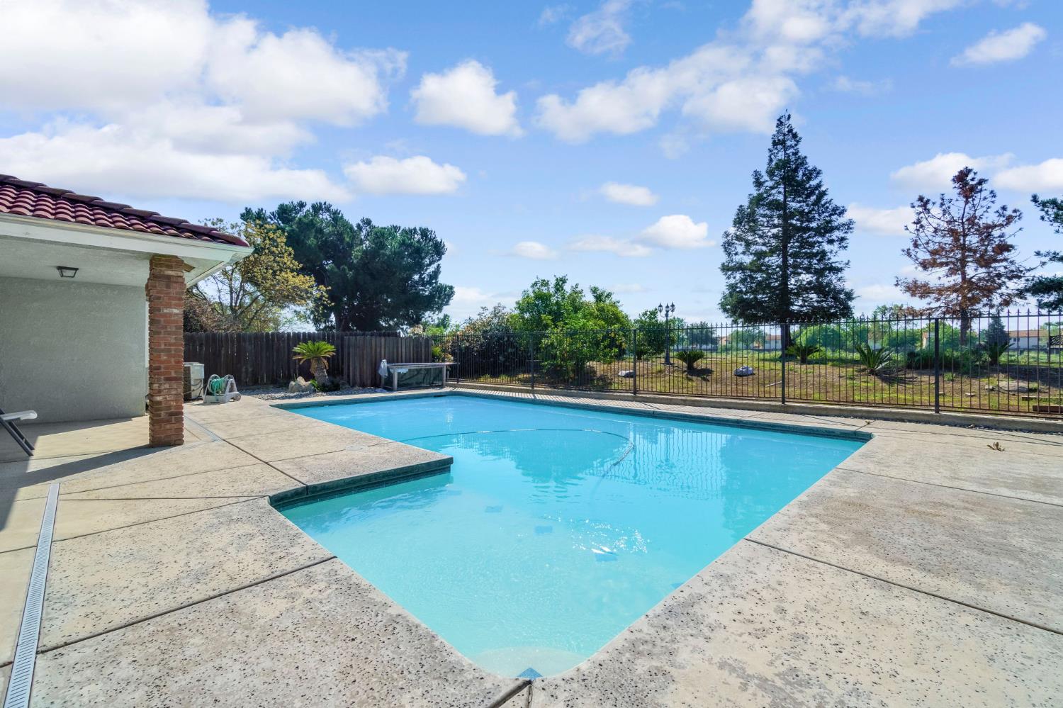 2436 Trevor Court Madera, CA 93637 - Photo 45 of 57