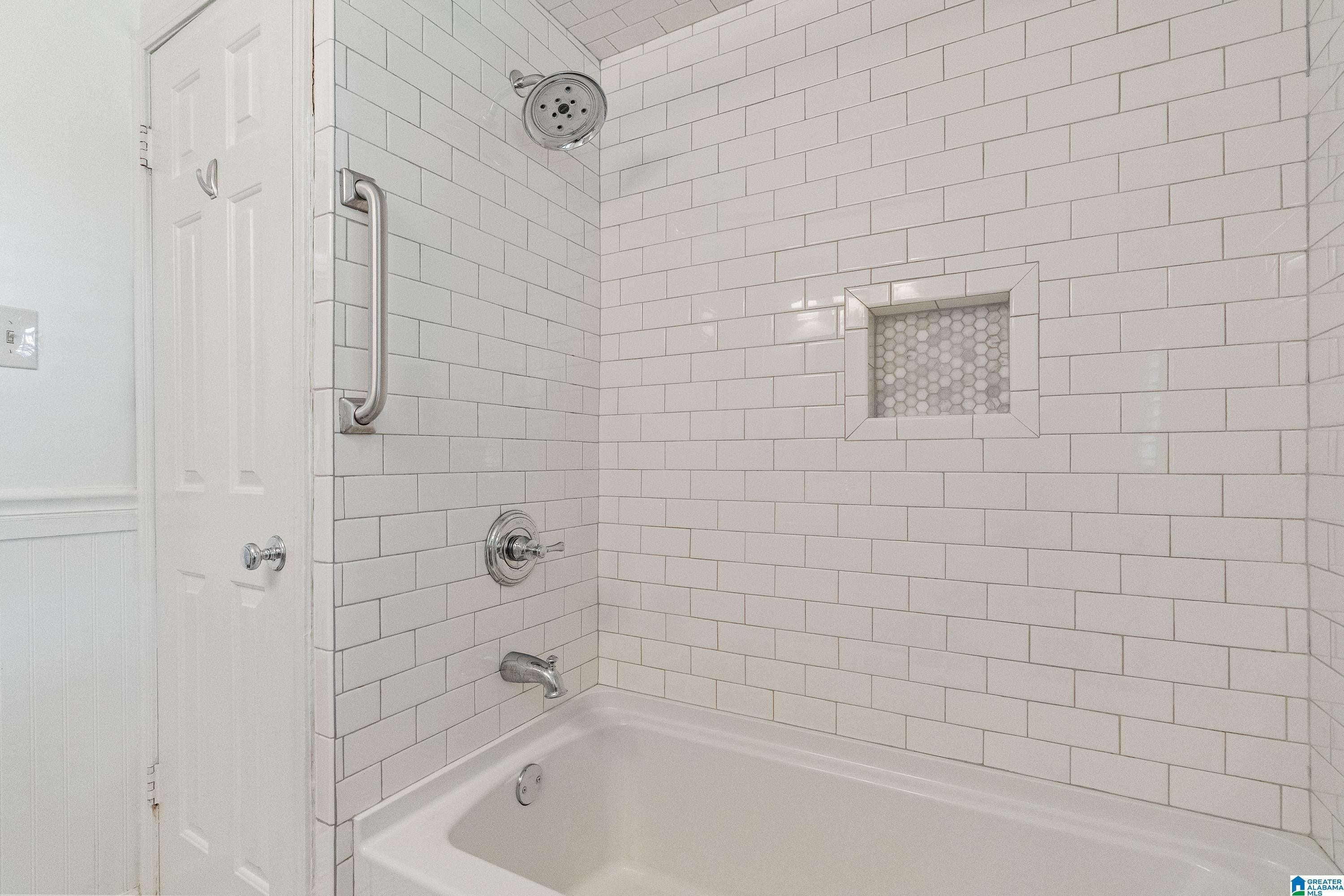 204 Fox Hall Road, Unit 204B Mountain Brook, AL 35213 - Photo 16 of 25 Gallery Image 16