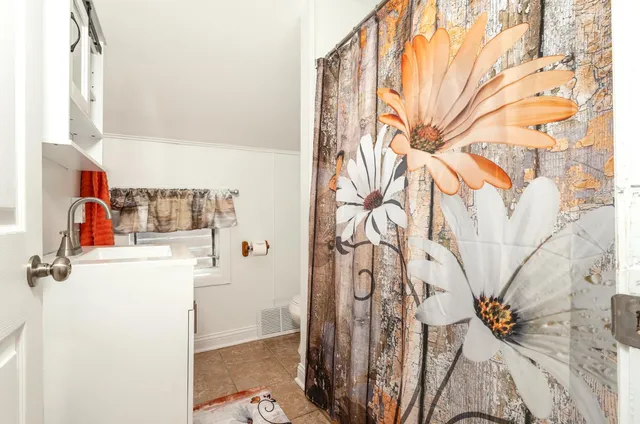 $279,000 | 224 Charlotte Street, Lawrenceburg, IN 47025