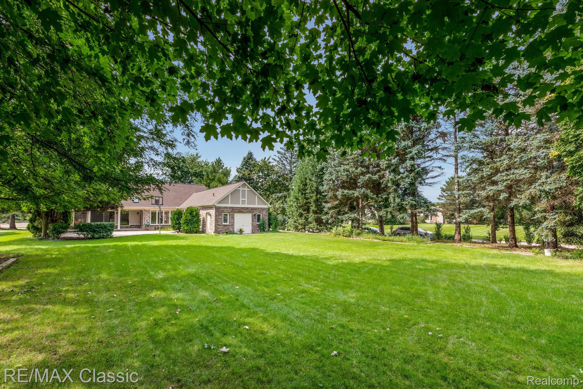25490 Wixom Road Novi, MI 48374 - Photo 54 of 54 Expansive & Private Backyard