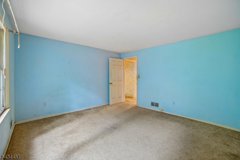 137 Beekman Road Summit, NJ 07901 - Photo 24 of 44