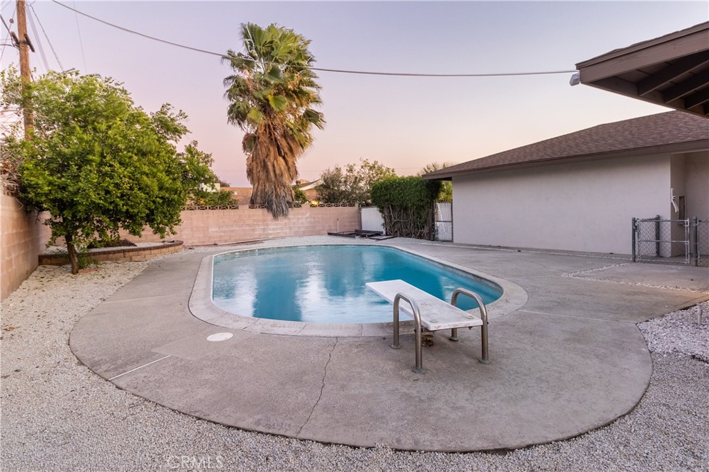 1431 North Eucalyptus Avenue Rialto, CA 92376 - Photo 14 of 41 private pool