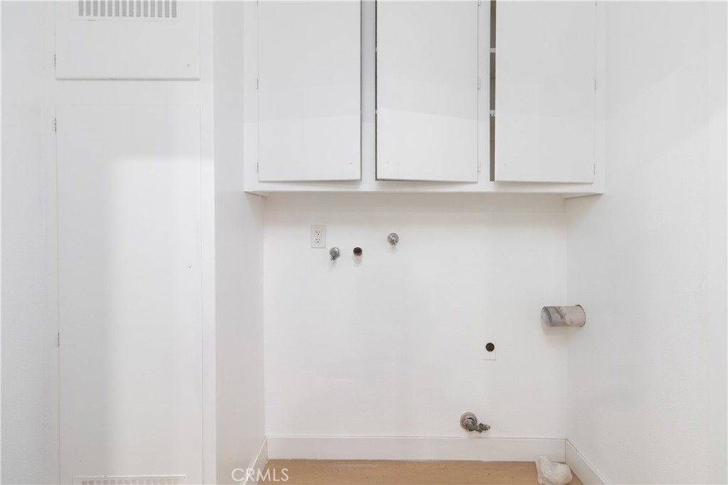 1431 North Eucalyptus Avenue Rialto, CA 92376 - Photo 38 of 41 laundry