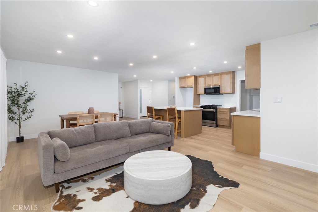 1431 North Eucalyptus Avenue Rialto, CA 92376 - Photo 40 of 41 living room