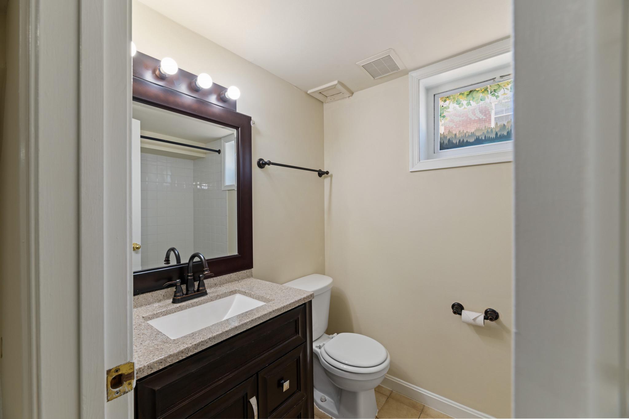 10205 Douglas Avenue Silver Spring, MD 20902 - Photo 24 of 40 Full Bathroom