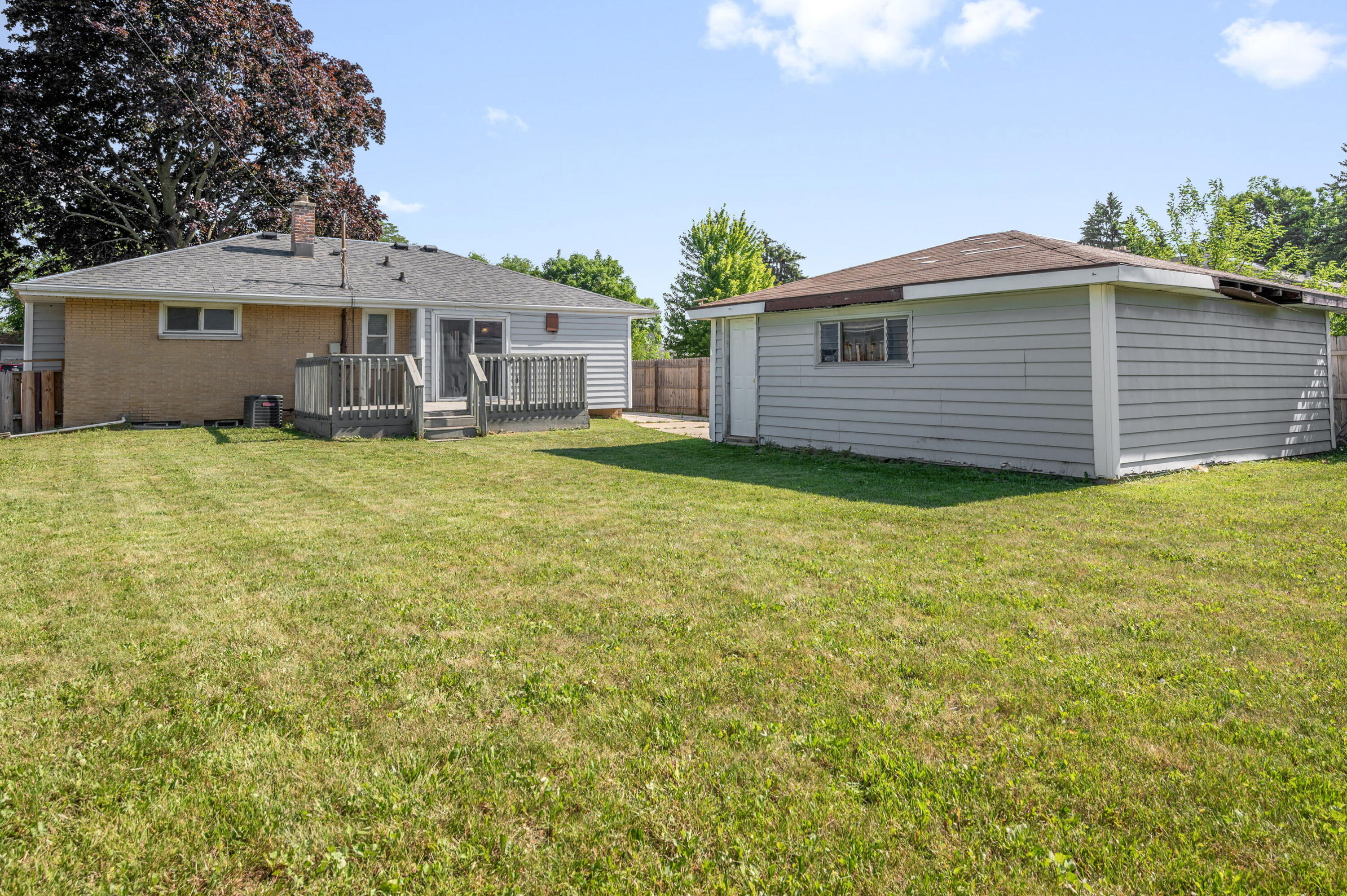 7719 West Winfield Avenue Milwaukee, WI 53218 - Photo 18 of 19 30_ElizabethKrier_DSC7020