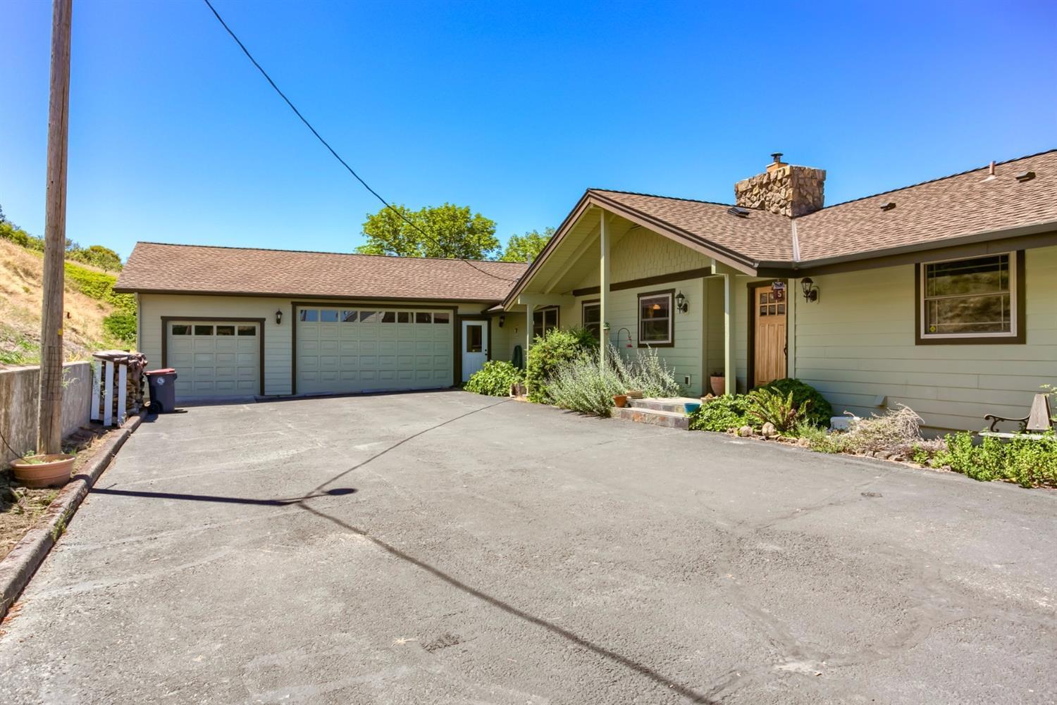 3558 Dodson Road Medford, OR 97504 - Photo 6 of 35 Exterior