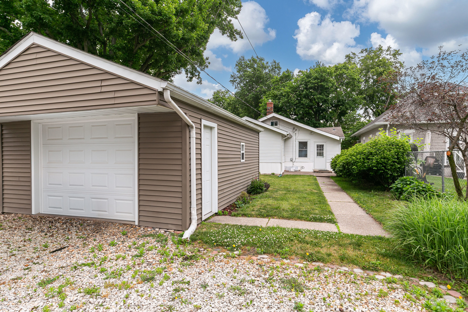256 7th Street Silvis, IL 61282 - Photo 2 of 31
