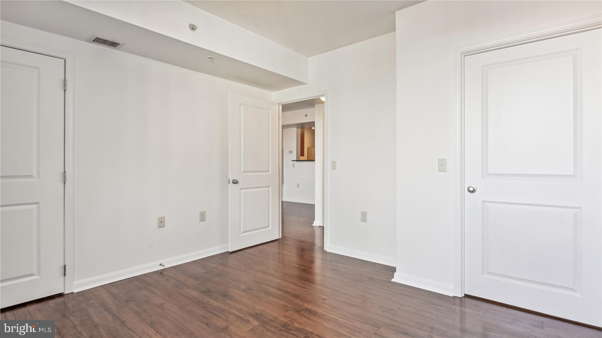 851 North Glebe Road, Unit 1016 Arlington, VA 22203 - Photo 14 of 41 Bedroom