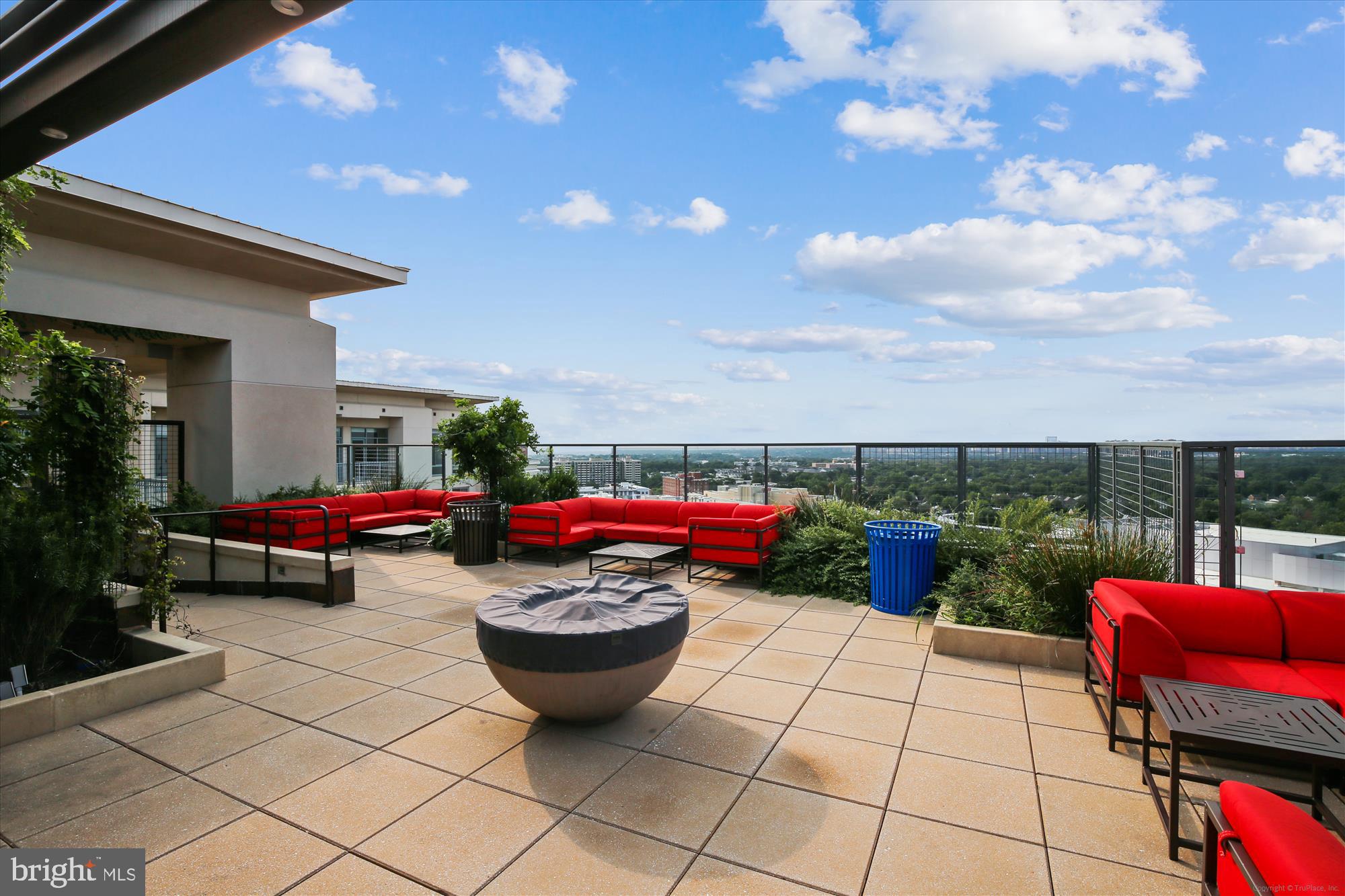 851 North Glebe Road, Unit 1016 Arlington, VA 22203 - Photo 26 of 41 The Continental Rooftop