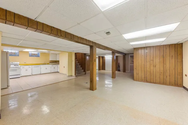 $229,900 | 283 West 10th Street, Chicago Heights, IL 60411