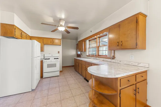 $229,900 | 283 West 10th Street, Chicago Heights, IL 60411