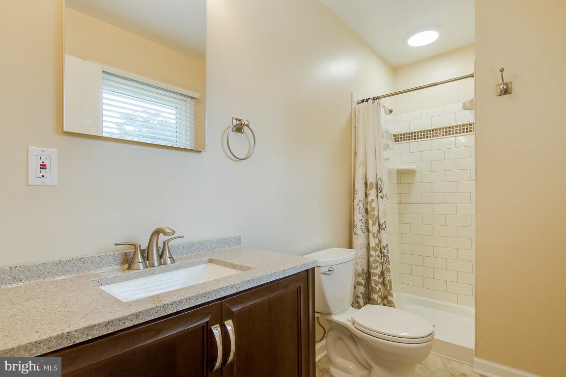 7370 Baldwin Ridge Road Warrenton, VA 20187 - Photo 14 of 30 Bath (Master)