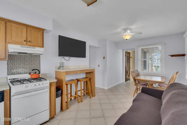 $3,200 | 8 President Avenue, Unit 1, Lavallette, NJ 08735