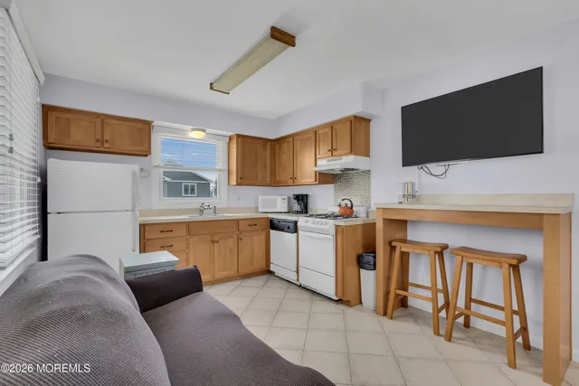 $3,200 | 8 President Avenue, Unit 1, Lavallette, NJ 08735