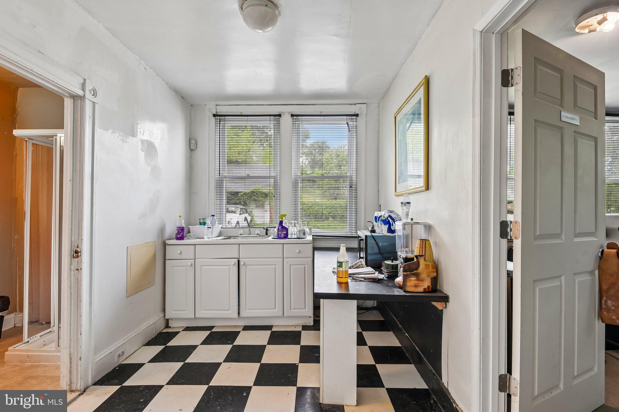 6500 Windsor Mill Road Baltimore, MD 21207 - Photo 9 of 24
