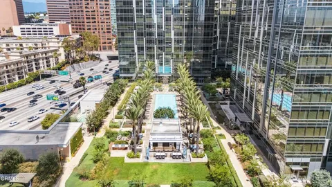 $705,000 | 877 Francisco Street, Unit 1112, Los Angeles, CA 90017