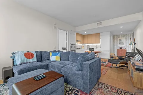 $699,000 | 877 Francisco Street, Unit 1112, Los Angeles, CA 90017