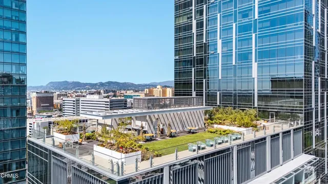 $705,000 | 877 Francisco Street, Unit 1112, Los Angeles, CA 90017