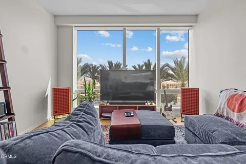 $699,000 | 877 Francisco Street, Unit 1112, Los Angeles, CA 90017