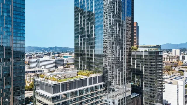 $705,000 | 877 Francisco Street, Unit 1112, Los Angeles, CA 90017