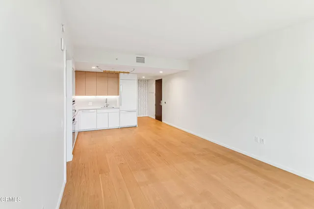 $705,000 | 877 Francisco Street, Unit 1112, Los Angeles, CA 90017