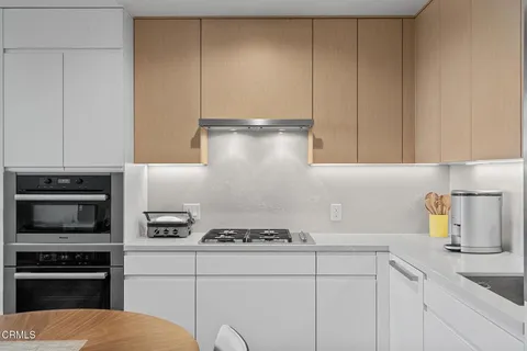 $699,000 | 877 Francisco Street, Unit 1112, Los Angeles, CA 90017