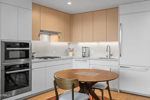 $699,000 | 877 Francisco Street, Unit 1112, Los Angeles, CA 90017