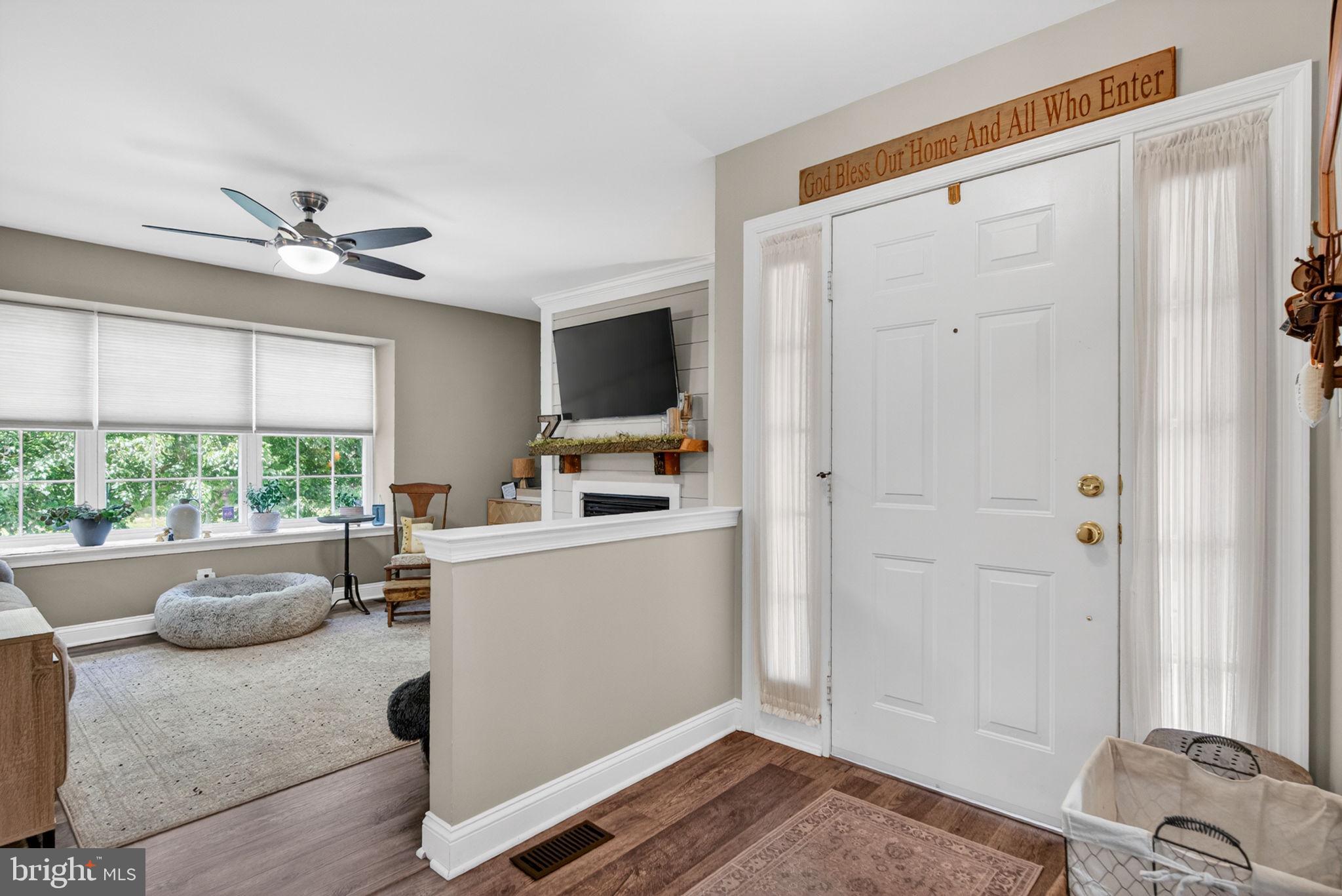 2807 Gramercy Way Mount Laurel, NJ 08054 - Photo 7 of 45 Looking into family room