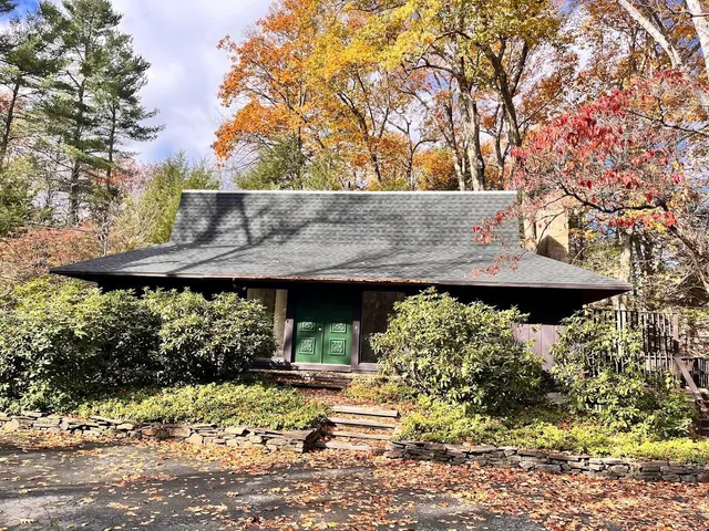 $799,900 | 23 Orchard Drive, Durham, NH 03824