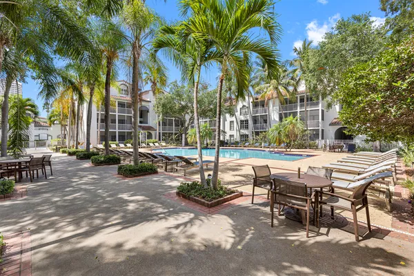 $2,595 | 17900 Northeast 31st Court, Unit 3117, Aventura, FL 33160