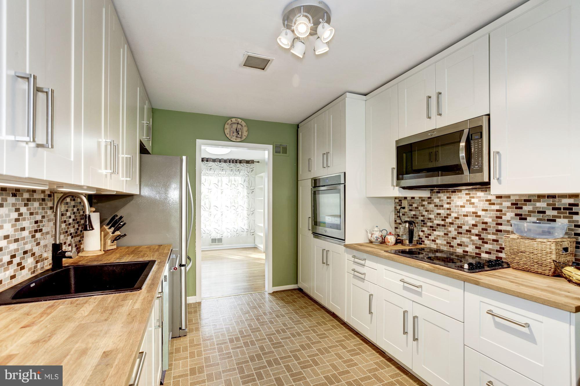 3 Locksley Court Silver Spring, MD 20904 - Photo 9 of 29 Kitchen
