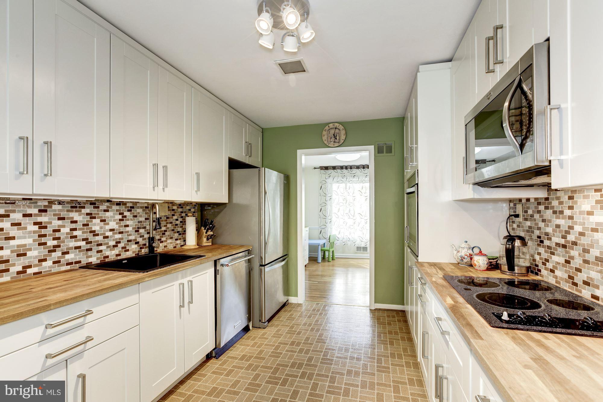 3 Locksley Court Silver Spring, MD 20904 - Photo 10 of 29 Kitchen