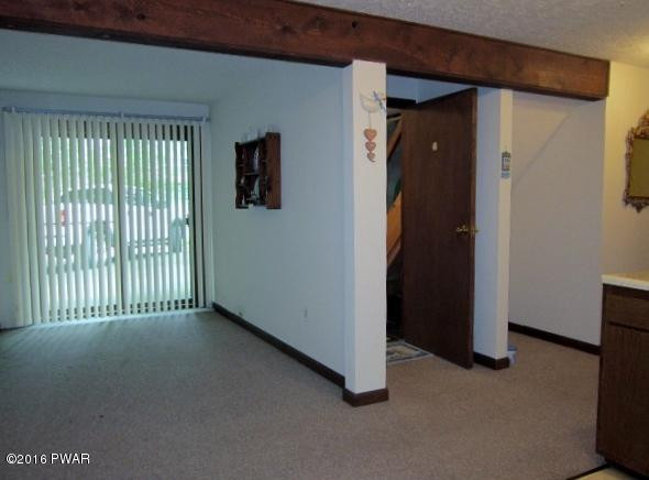 101 Perch Road Lackawaxen, PA 18435 - Photo 30 of 31 30 LL FAMILY ROOM & KITCHEN (600x450)