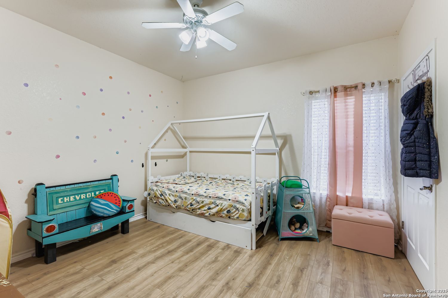 118 Santa Fe Seguin, TX 78155 - Photo 23 of 44 a bedroom with bed and a couch