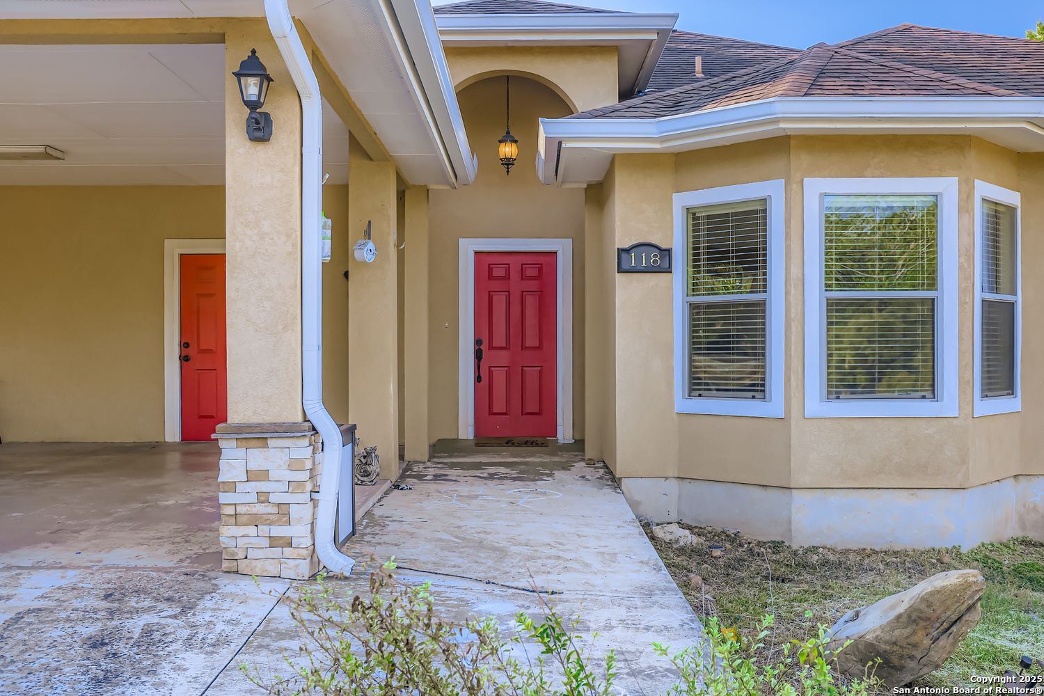 118 Santa Fe Seguin, TX 78155 - Photo 6 of 44 a front view of a house