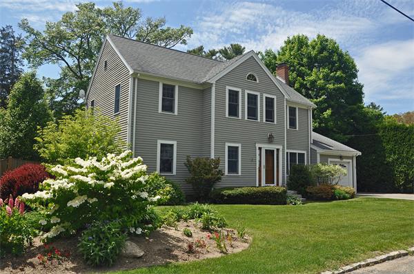 27 Chittenden Road Scituate, MA 02066 - Photo 1 of 14 Gallery Image 1