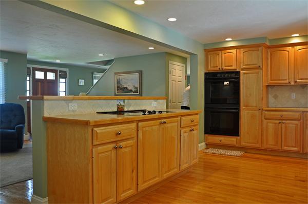 27 Chittenden Road Scituate, MA 02066 - Photo 3 of 14 Gallery Image 3