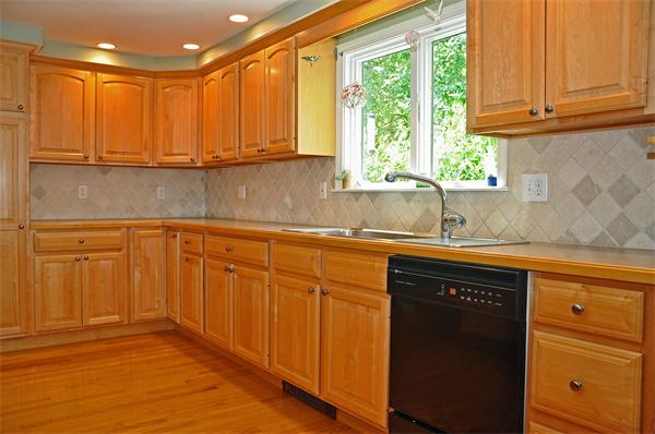 27 Chittenden Road Scituate, MA 02066 - Photo 4 of 14 Gallery Image 4