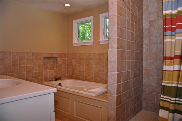27 Chittenden Road Scituate, MA 02066 - Photo 9 of 14 Gallery Image 9